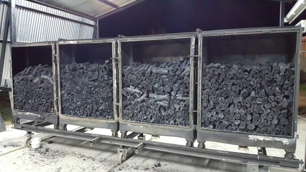 Производство древесного угля в Гомеле