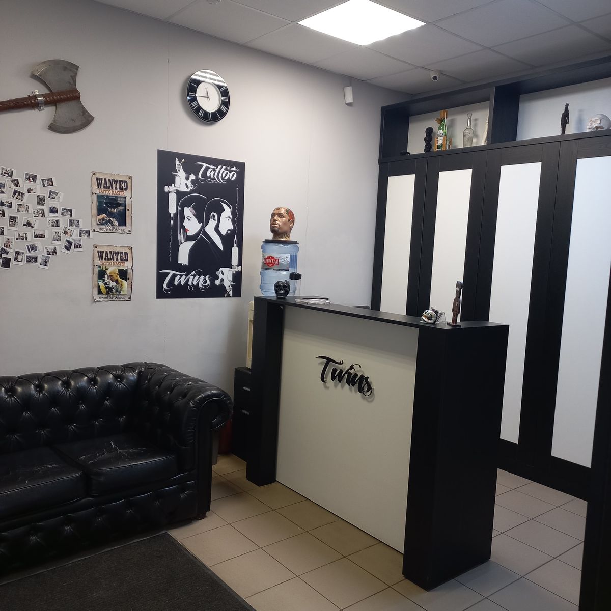 Премиальная тату-студия с барбер-зоной