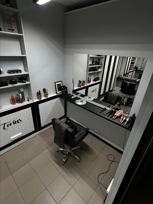 Премиальная тату-студия с барбер-зоной