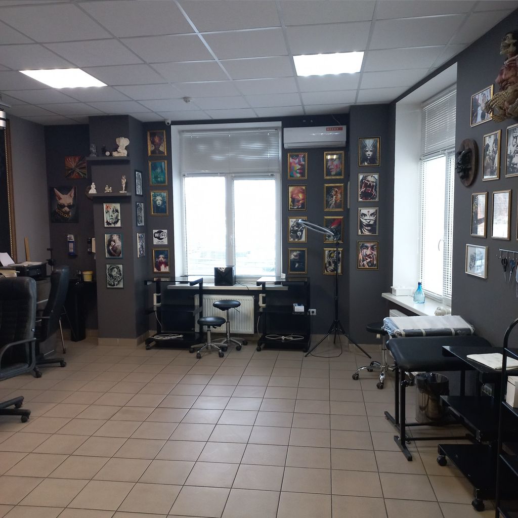Премиальная тату-студия с барбер-зоной