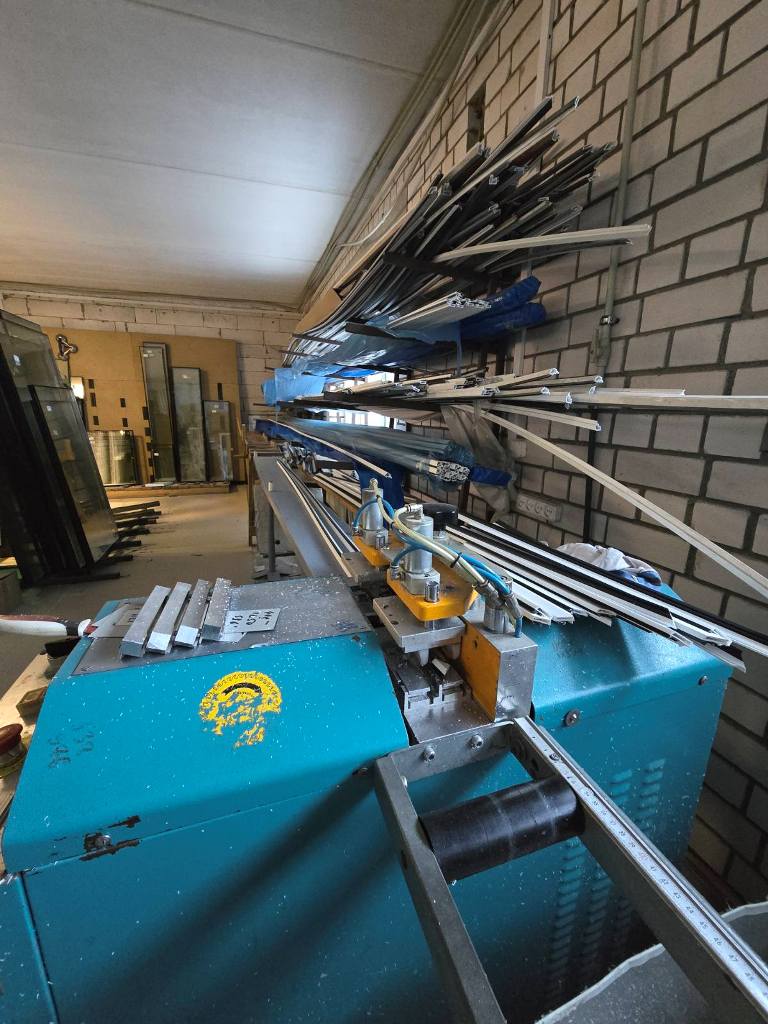 Производство алюминиевых и ПВХ конструкций с 15-летней историей