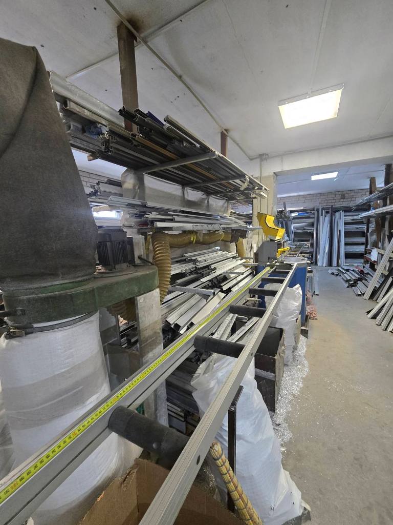 Производство алюминиевых и ПВХ конструкций с 15-летней историей