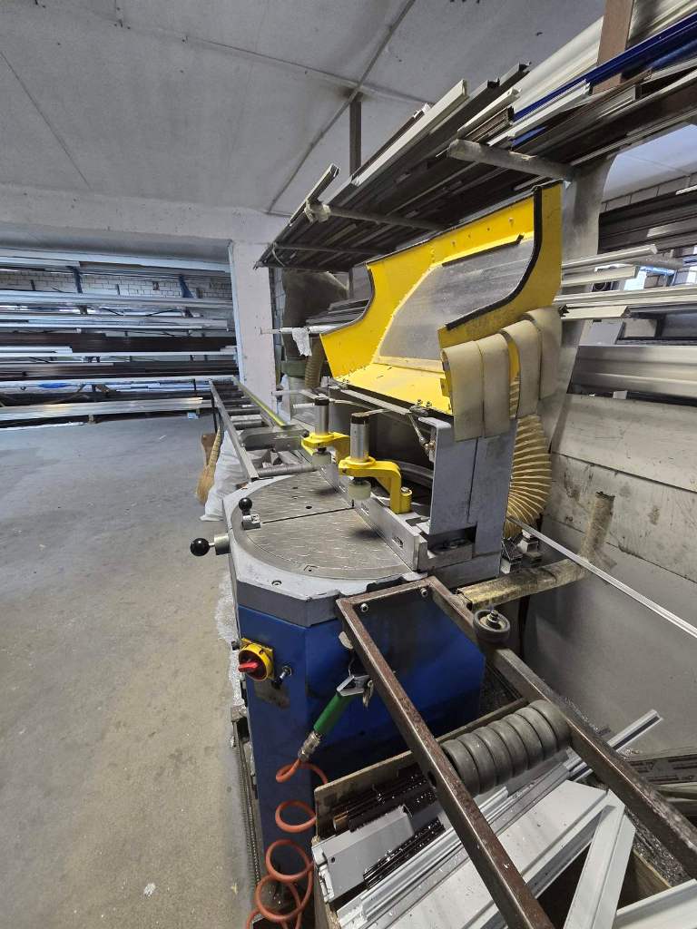 Производство алюминиевых и ПВХ конструкций с 15-летней историей