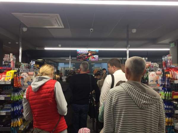 Реклама в супермаркетах на телевизорах