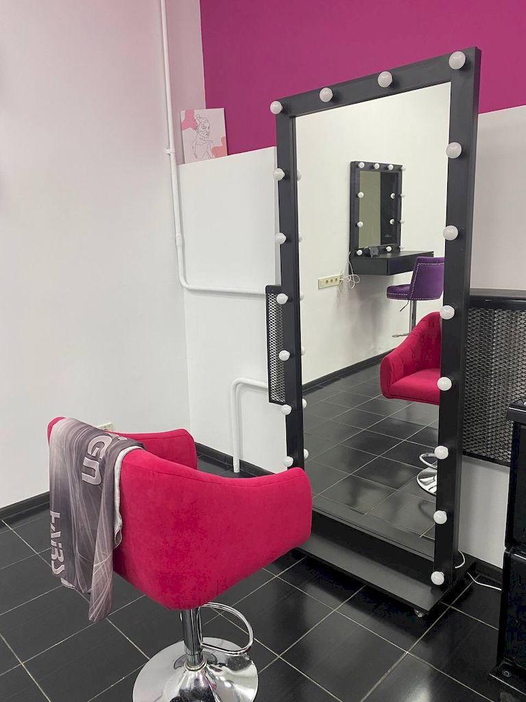 Салон красоты и пункт выдачи в одном помещении