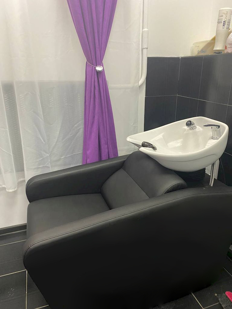 Салон красоты и пункт выдачи в одном помещении