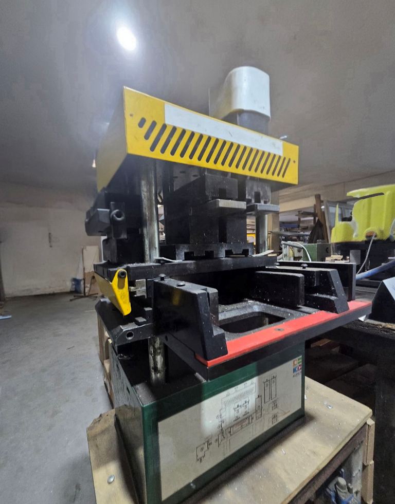 Производство алюминиевых и ПВХ конструкций с 15-летней историей