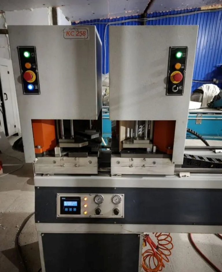 Производство алюминиевых и ПВХ конструкций с 15-летней историей