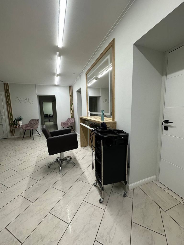 Салон красоты рядом с Комаровкой