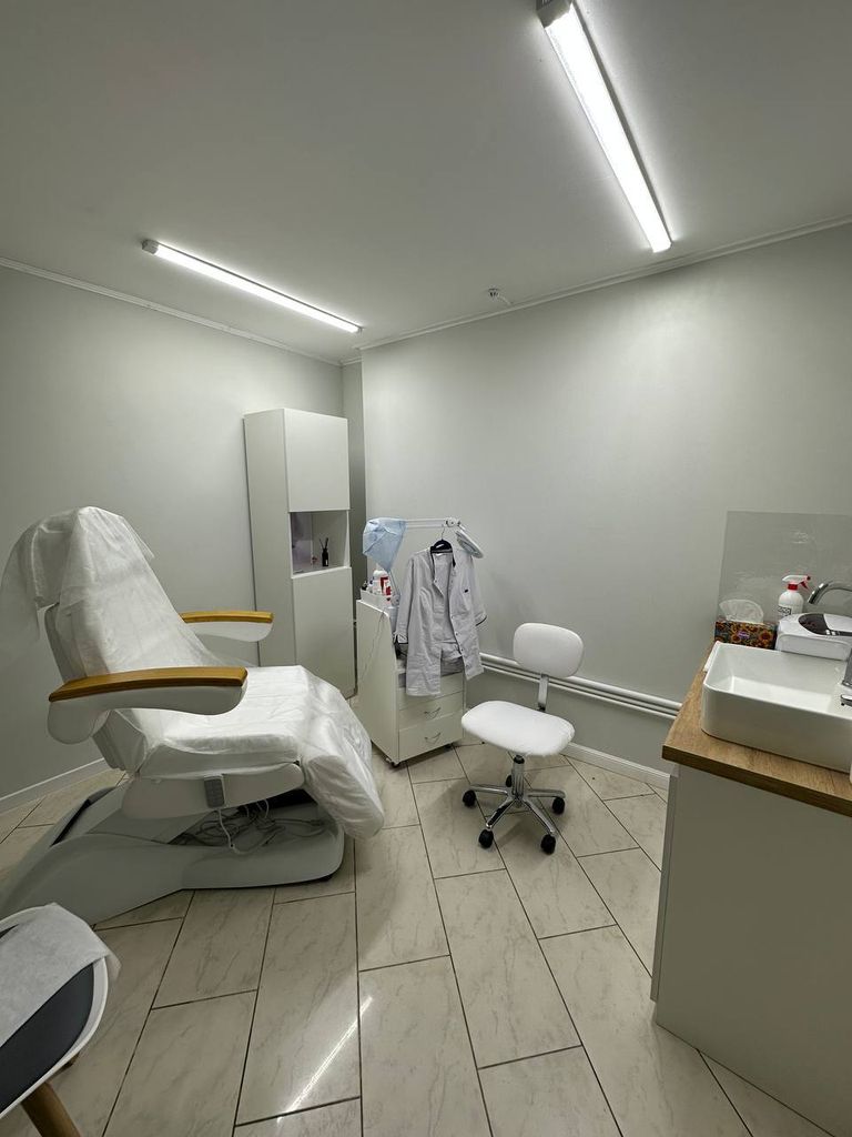 Салон красоты рядом с Комаровкой