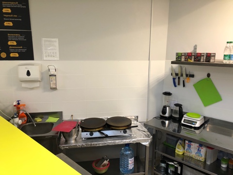 Блинная в прикассовой зоне магазина