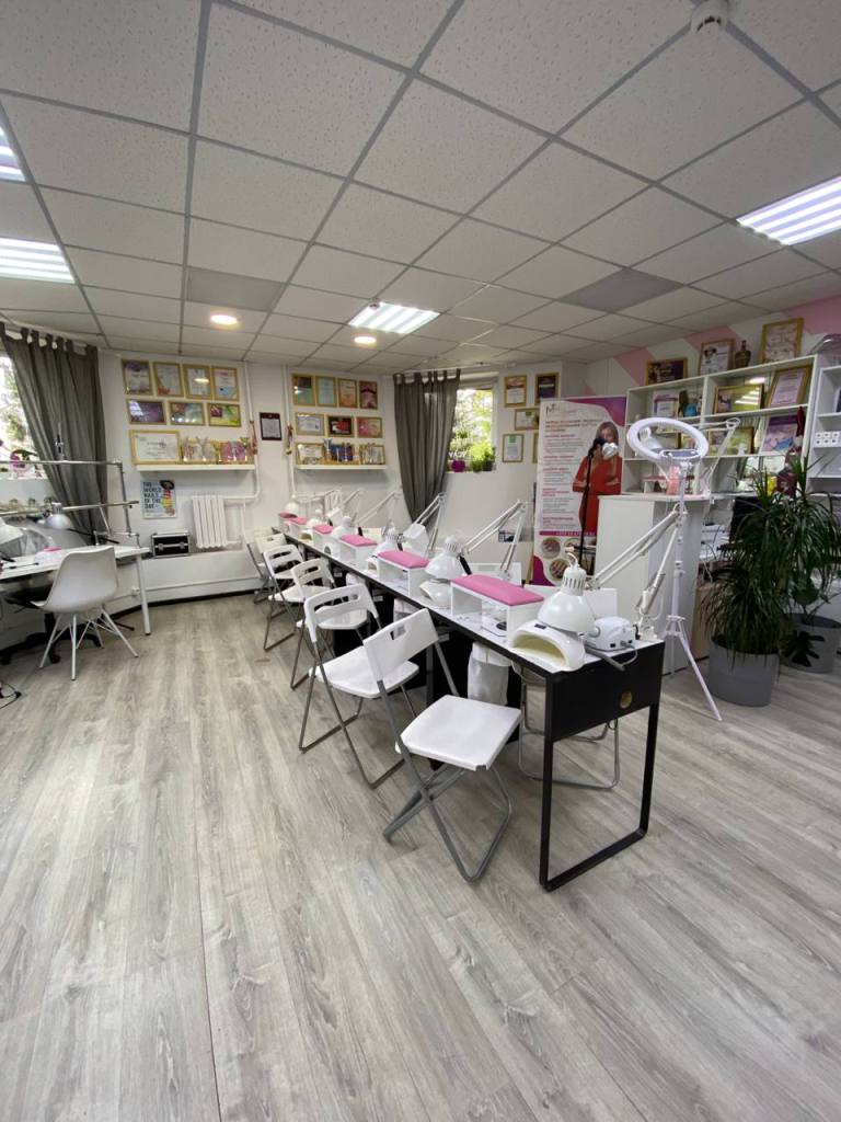 Школа-студия маникюра + магазин материалов