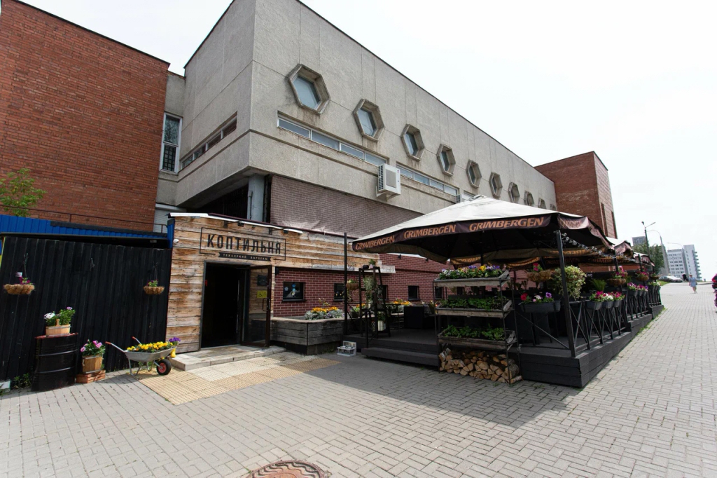 Ресторан с концепцией BBQ рядом с метро Якуба Коласа