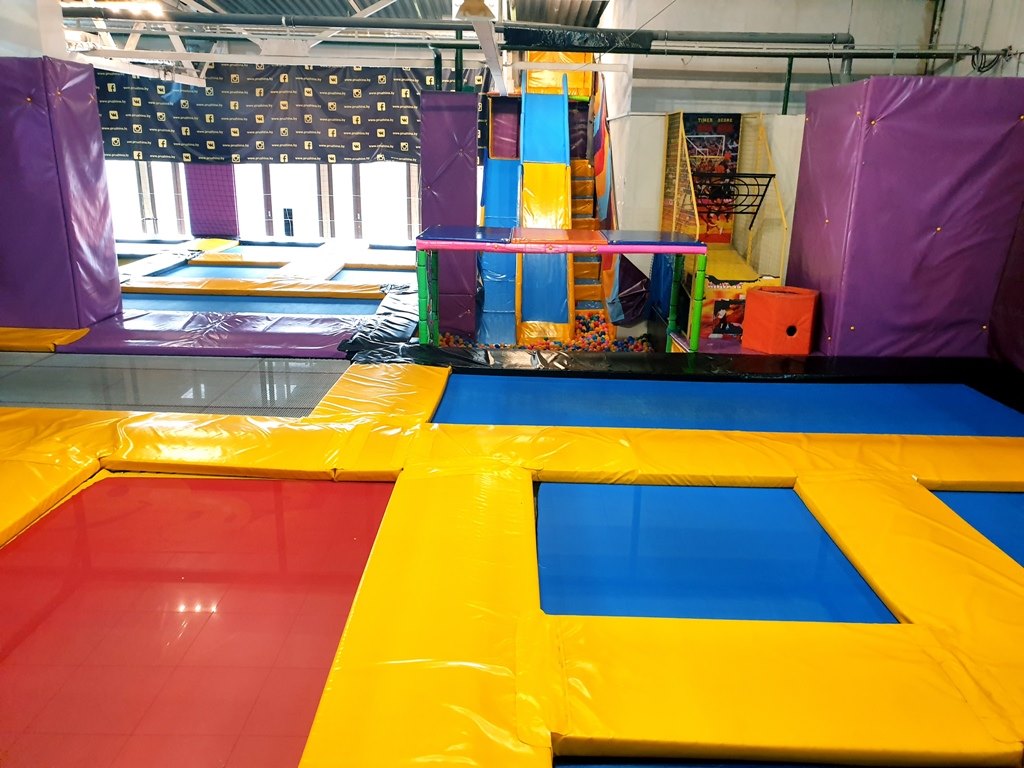 Батутная арена в ТЦ «Глобо» (ст. м. Михалово)