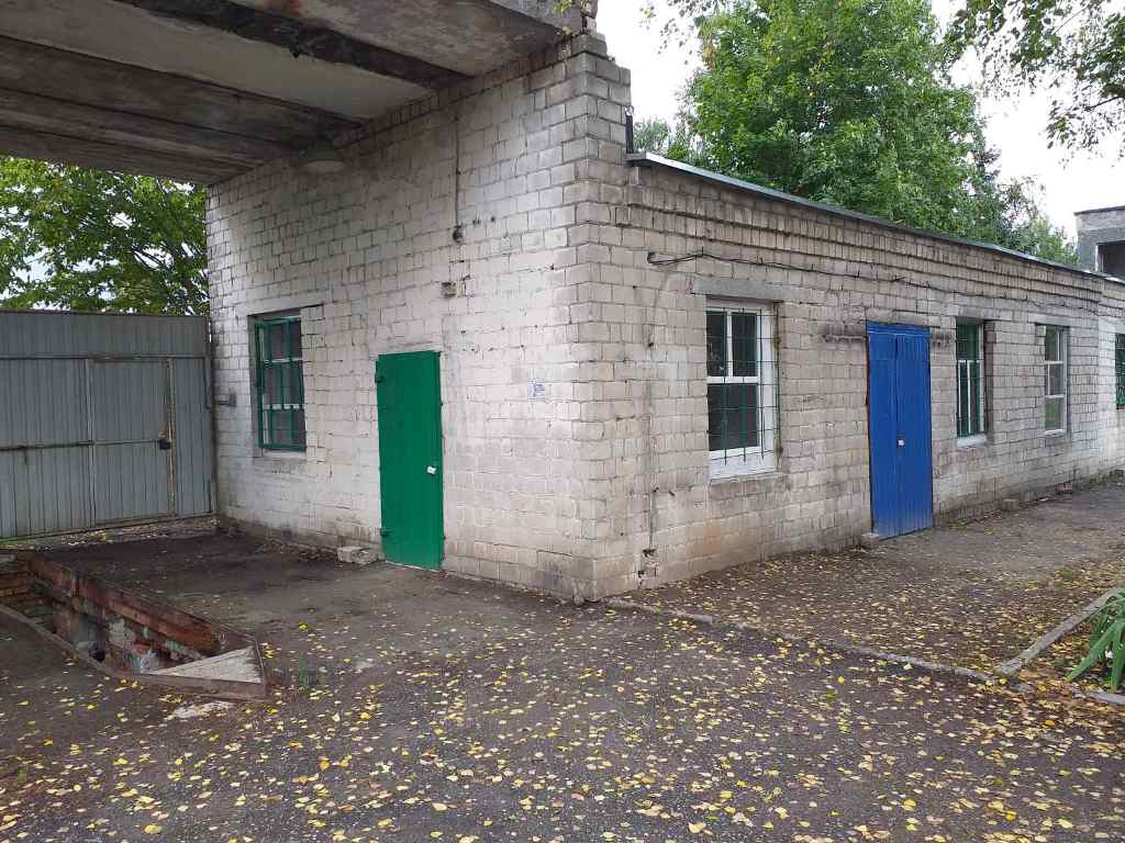 Производственно-складской комплекс с территорией 0,77 га