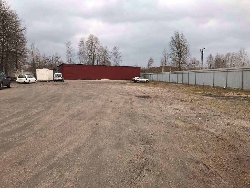 Производственно-складской комплекс с территорией 0,77 га