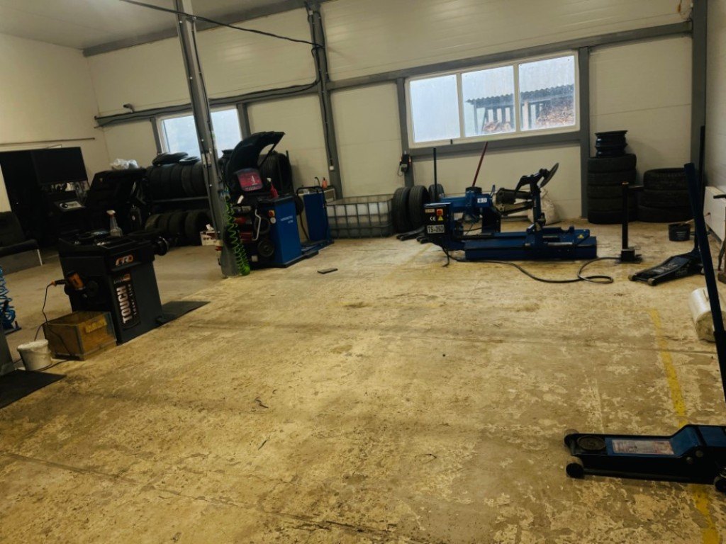 Автомойка + шиномонтаж + производственные боксы