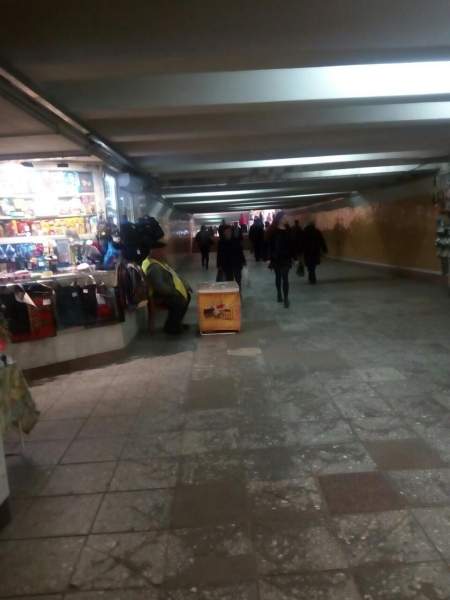 Киоск в переходе (метро Институт культуры)
