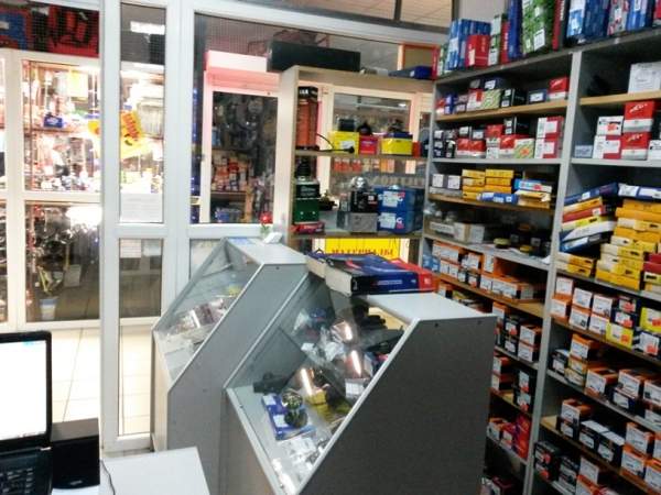 Компания по продаже автозапчастей