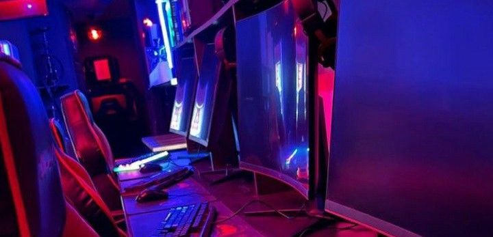 Компьютерный клуб в районе Каменной Горки