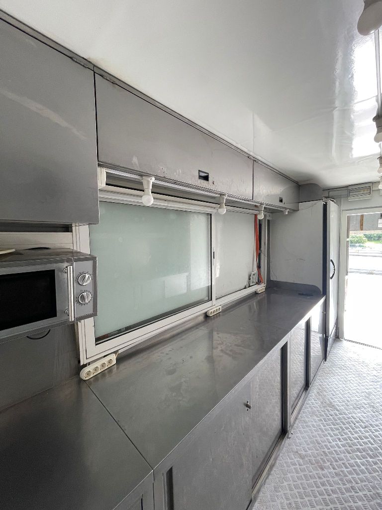 Готовый фудтрак на базе Mercedes-Benz Atego