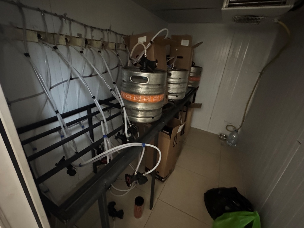 Новый магазин разливного пива у метро Институт Культуры