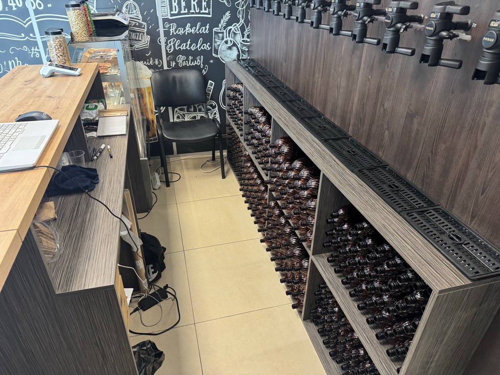 Новый магазин разливного пива у метро Институт Культуры