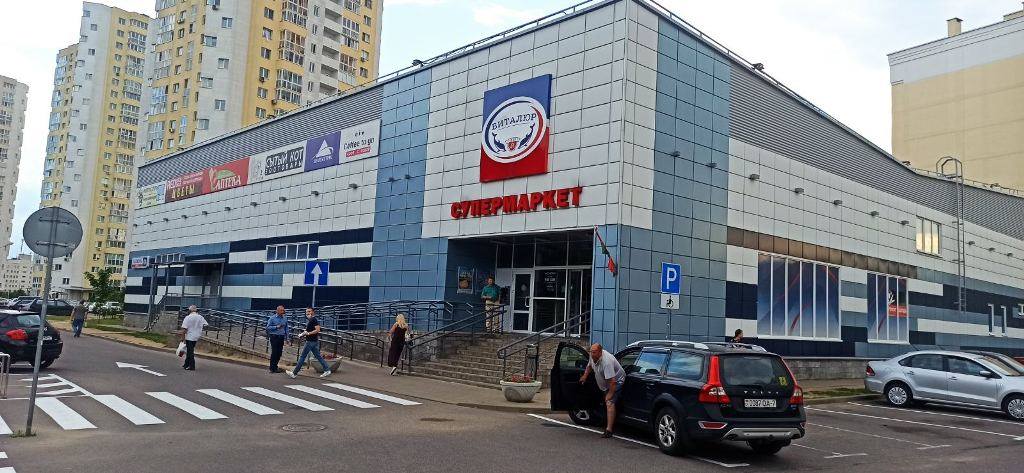 Сверх прибыльная кофейня в прикассовой зоне гипермаркета