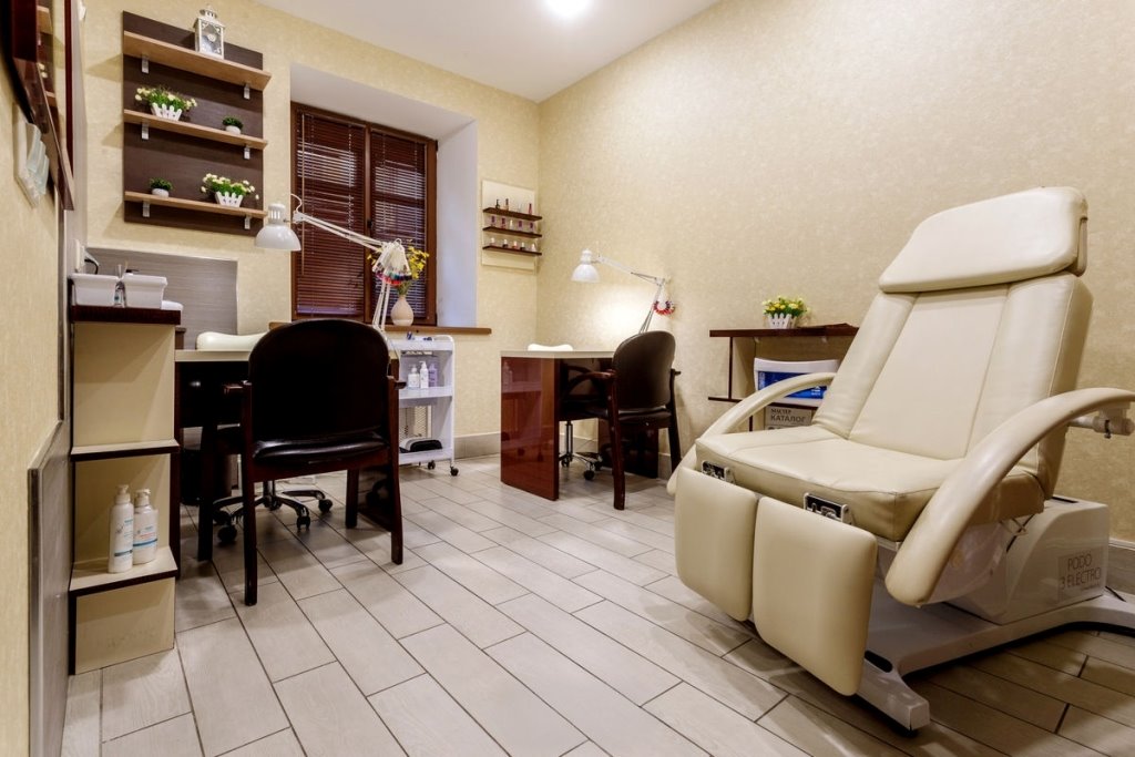 Прибыльный салон красоты рядом с метро Немига