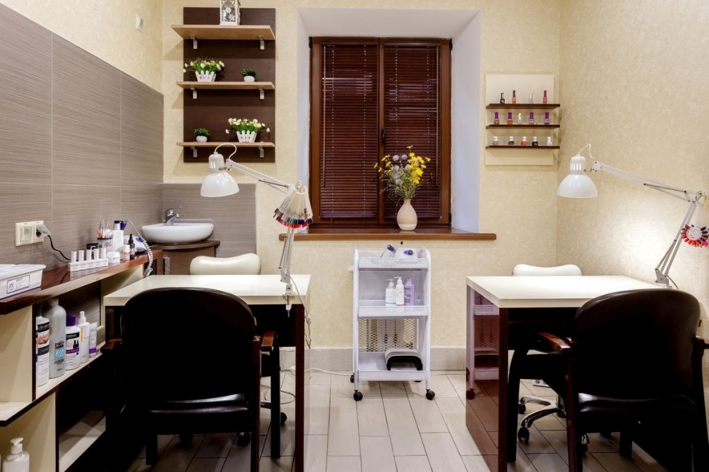 Прибыльный салон красоты рядом с метро Немига