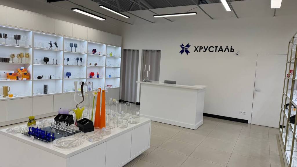Магазин хрустальной посуды и стекла (бренд «Неман»)