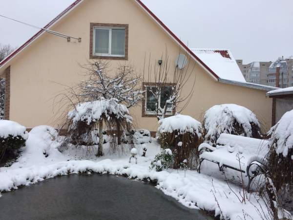 Котедж двух этажный, возможен обмен