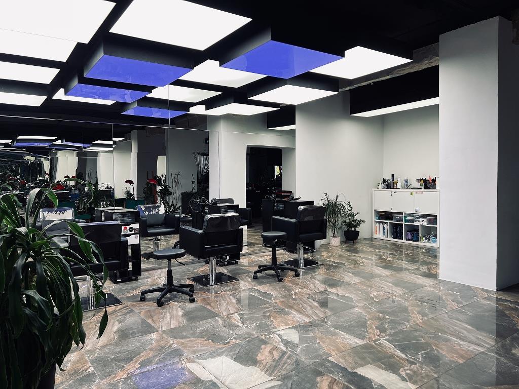 Парикмахерская в центре города