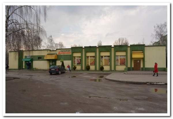 Сдам в аренду помещение в торговом комплексе