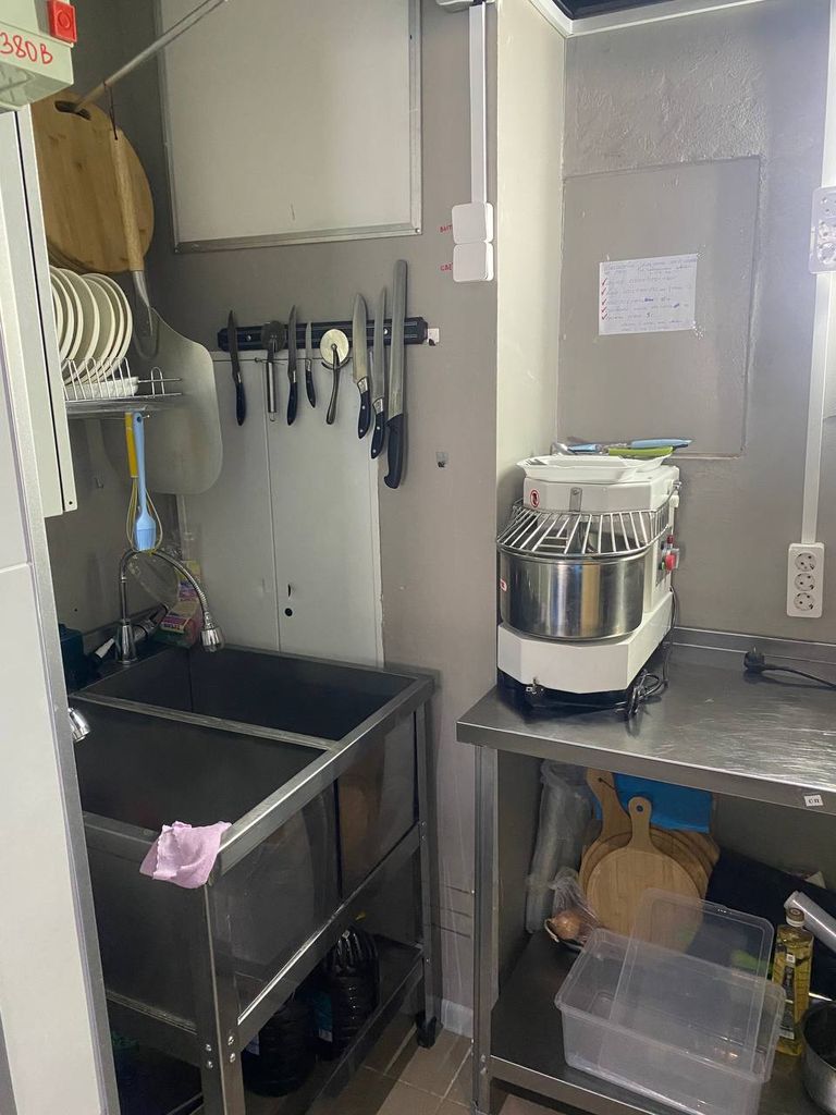 Кафе с отдельным входом и доступом 24/7