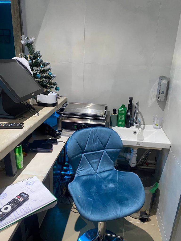 Кафе с отдельным входом и доступом 24/7