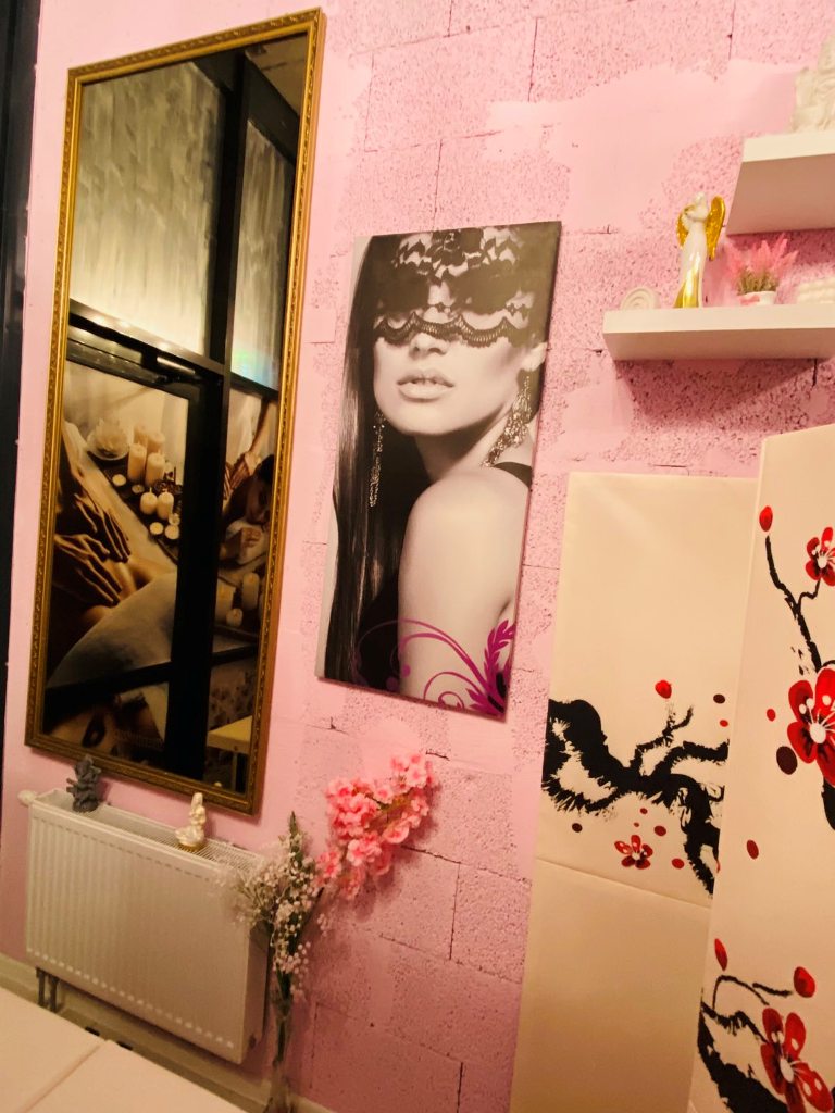 Бутик 18+ «Клубничка» + массажный кабинет