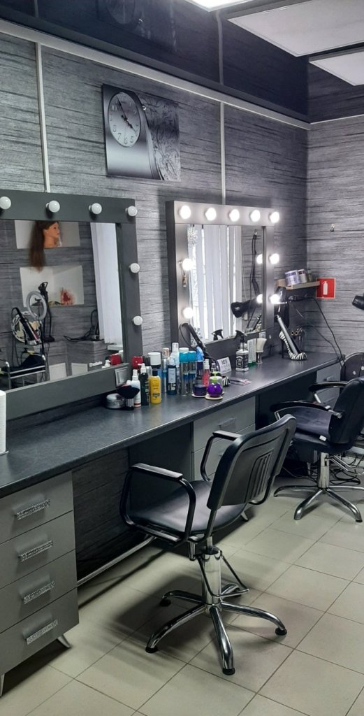 Салон красоты в заселённом спальном районе