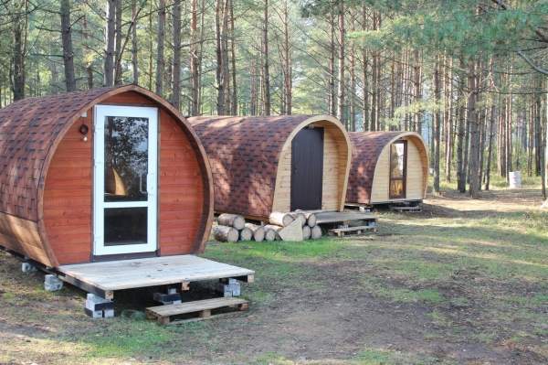 Туристический кемпинг в живописном месте