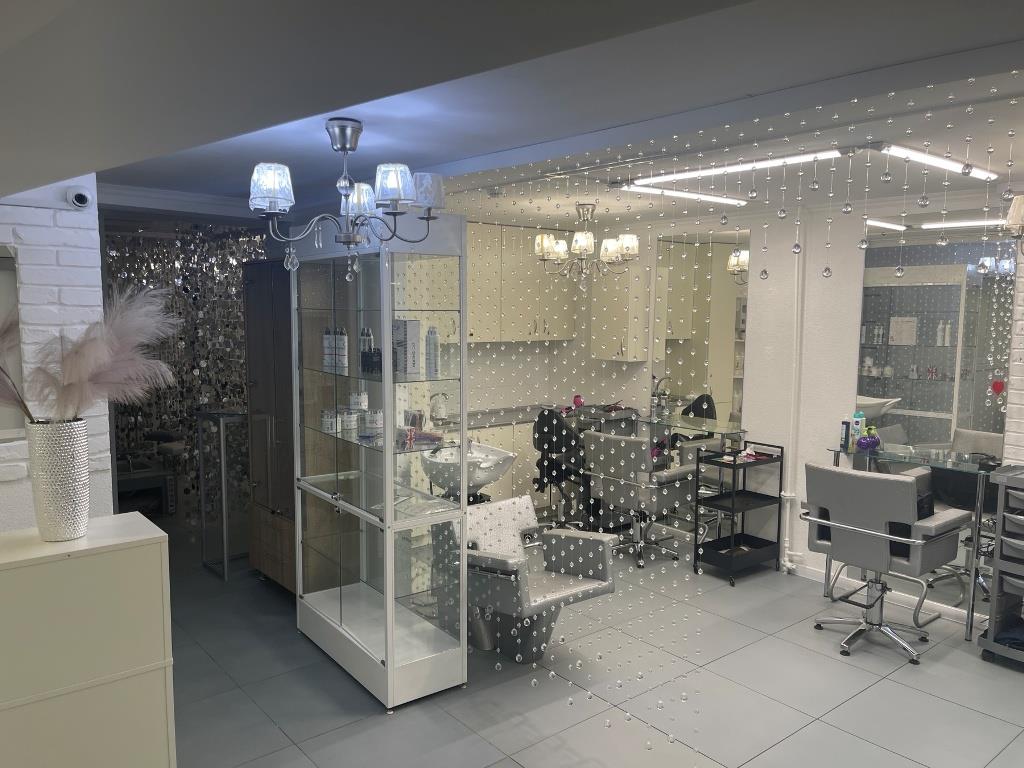 Салон красоты вместе с фирмой на Машерова