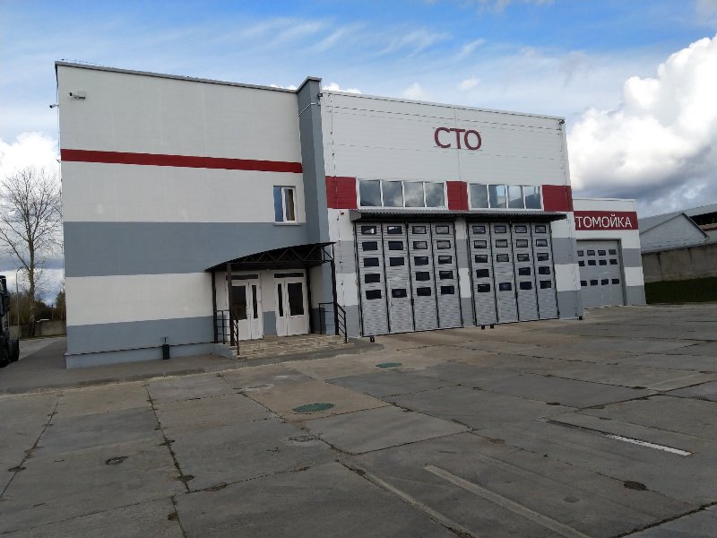 База для стоянки и обслуживания автотранспорта с офисом