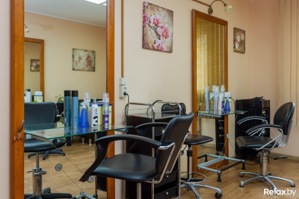 Стабильно работающий салон красоты «Селена»