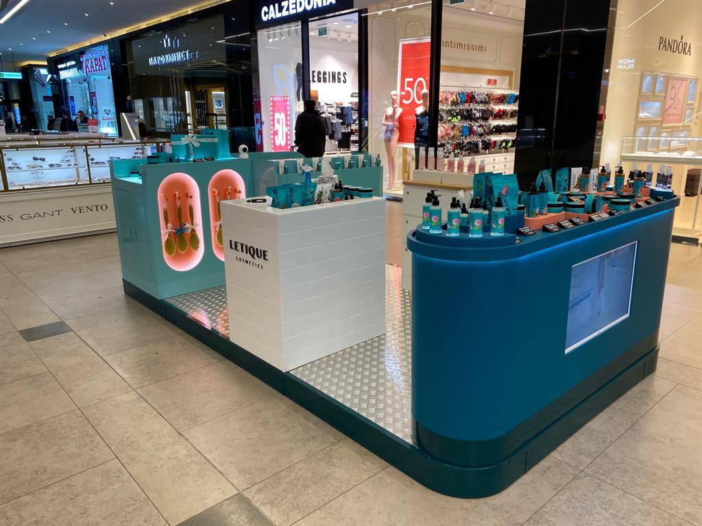 Островки бренда косметики LETIQUE в ТРЦ