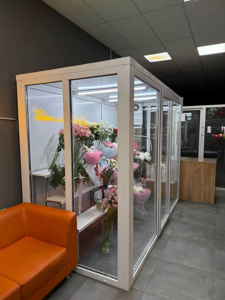 Магазин цветов в торговом центре