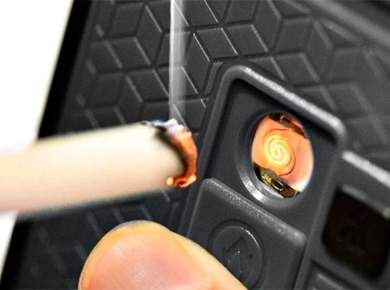 Маркетинговый ход. «Четкий» чехол для iPhone 6 – с прикуривателем для сигарет и пивной открывашкой.